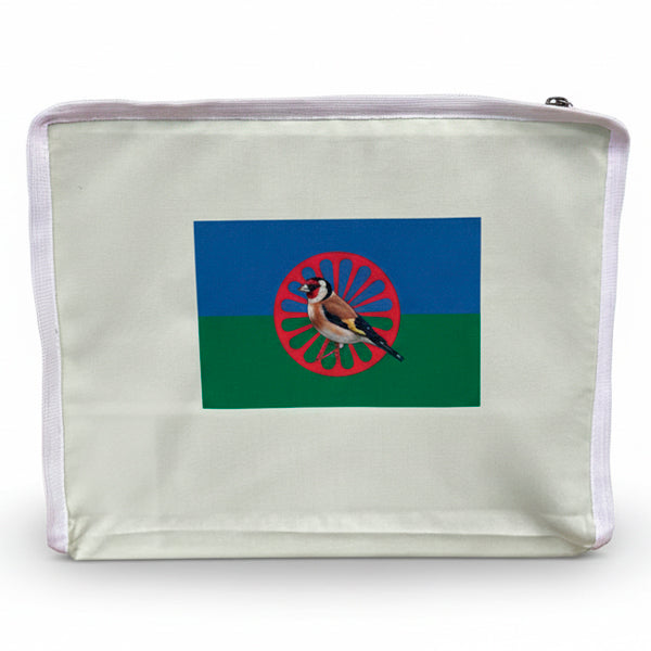 Funda para jaula C2 jilguero sobre bandera gitana – Diseño cultural en tela lavable y opaca